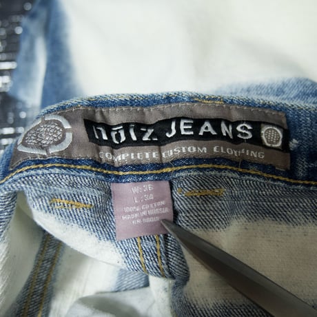 noiz JEANS Russia made Rebuild Multi Pockets Stitched Embroidery Bleached Baggy White Denim