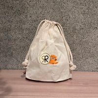 横に座るカワウソ巾着【サウナ好きのカワウソ×Re:】