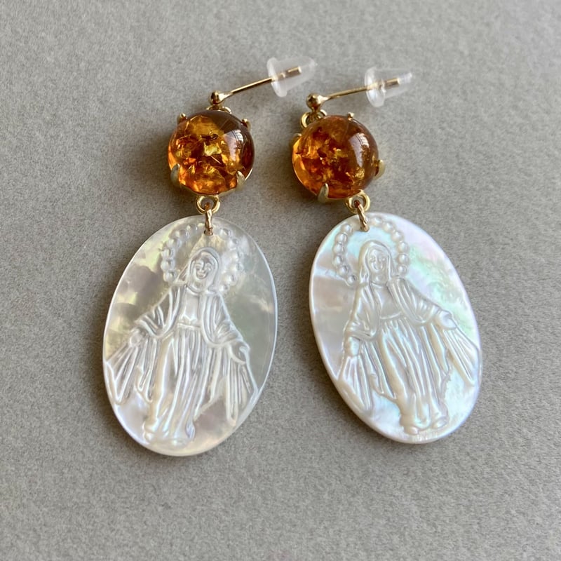 聖母の耳飾り・ピアス〜琥珀と白蝶貝〜 | inclusion 