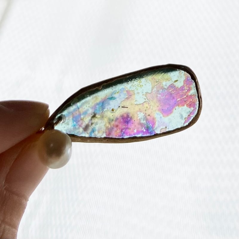 ときのかけらペンダント〜海の涙のローマングラス・金継ぎ風〜 | inclusion