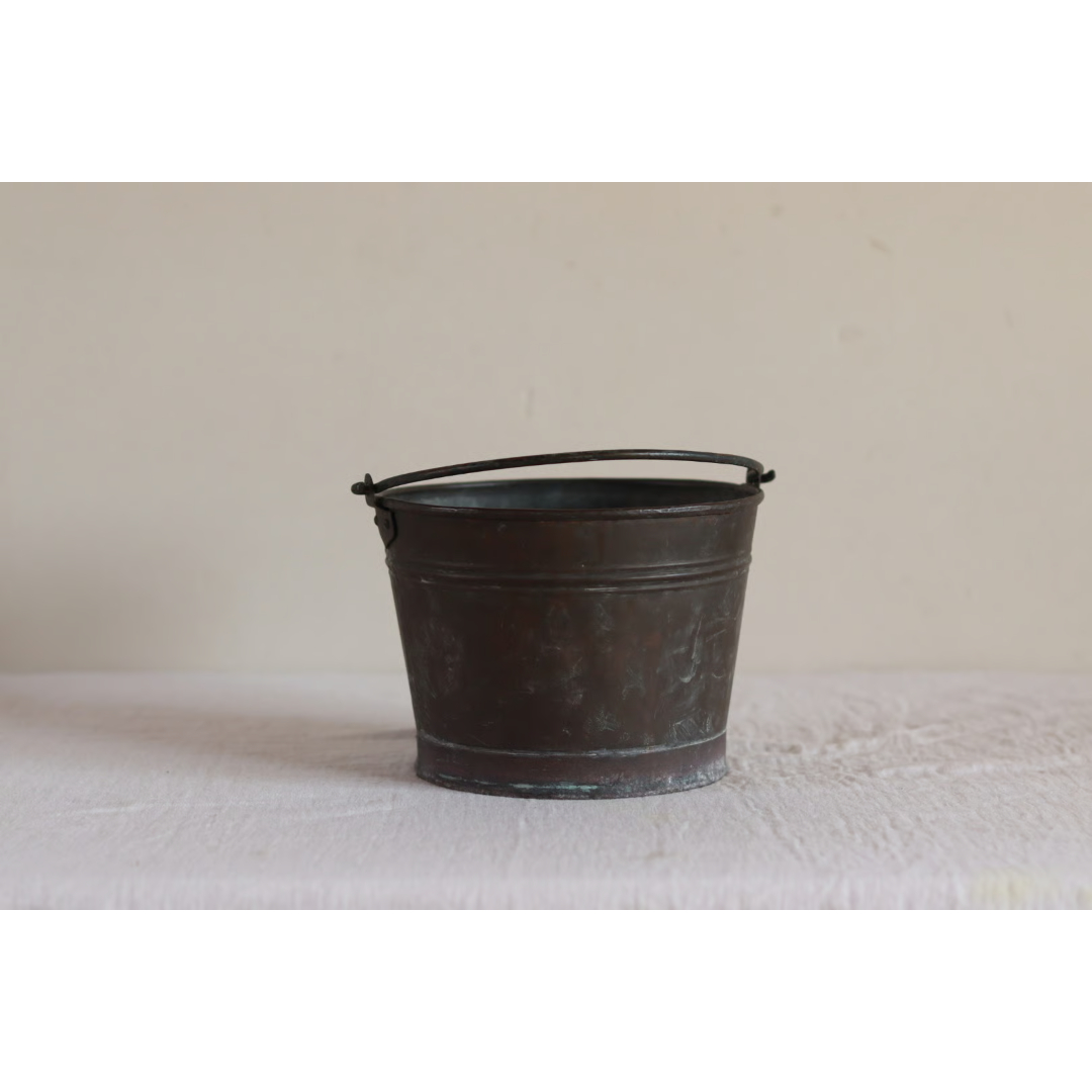 銅製のバケツ | altneu
