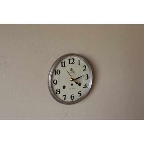 古い文字盤の時計