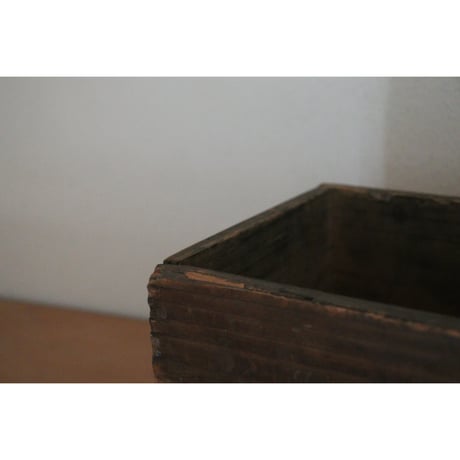 枯れた木の箱