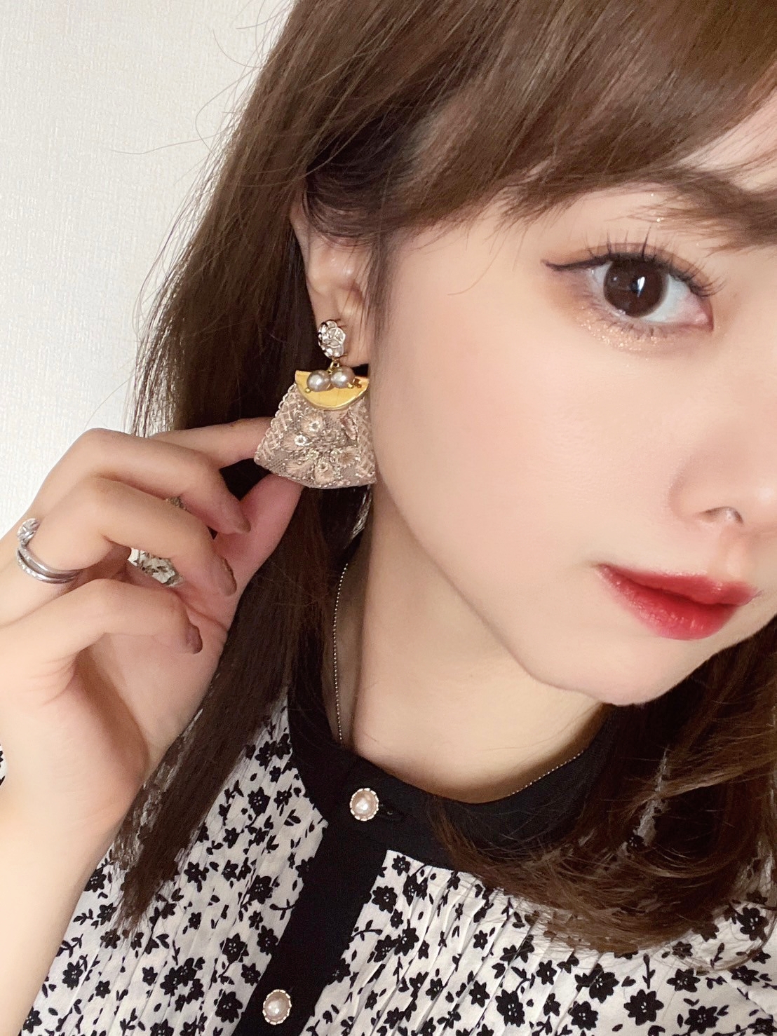 【993】リボンとブーケとタッセルのピアス／イヤリング 993】リボンとブーケとタッセルのピアス／イヤリング