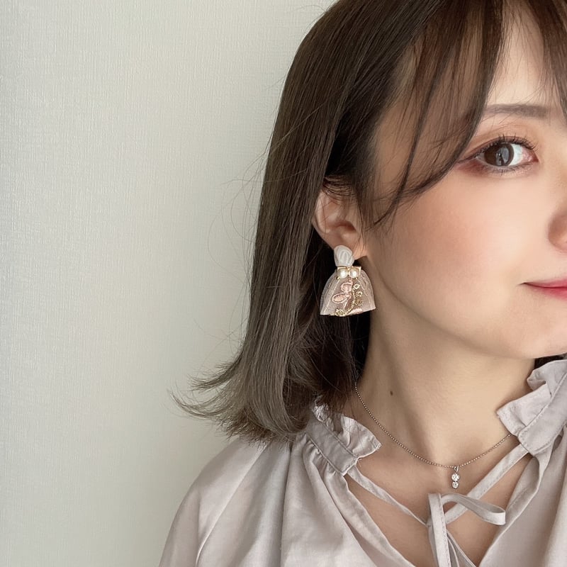 インド刺繍リボンタッセル♪ インド刺繍リボンタッセル ピアス・イヤリング ホワイト