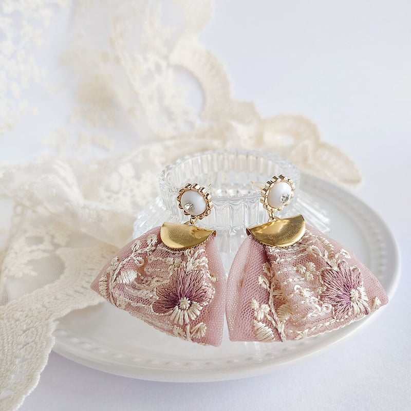 感謝価格❤光沢のある刺繍がかわいい❤インド刺繍リボンタッセル 感謝価格❤光沢のある刺繍がかわいい❤インド刺繍リボンタッセル