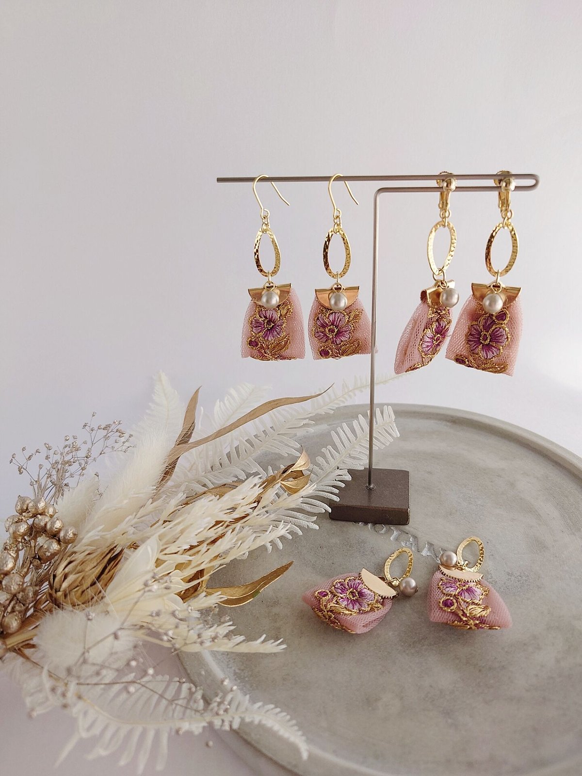 1499 新作*華やかインド刺繍リボン*ビーズ刺繍*アシメピアス・イヤリング