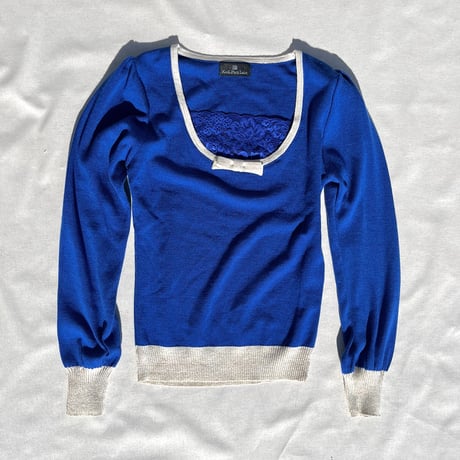 Blue race design knit