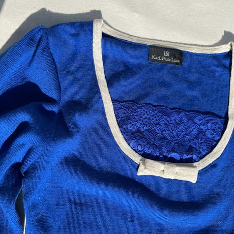 Blue race design knit