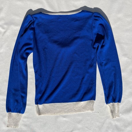 Blue race design knit