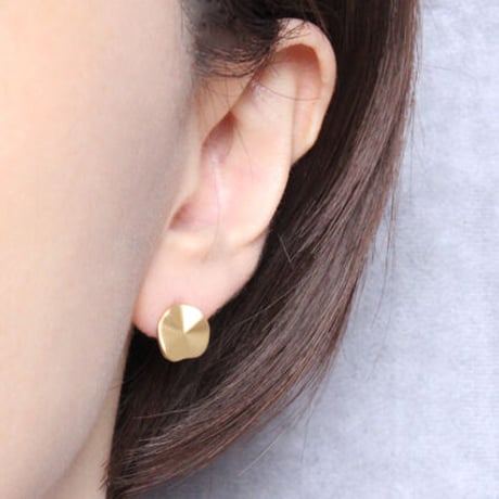 《Deformation》  K18/K10 ペタルピアス// K18/K10 Petal Pierce