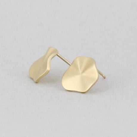 《Deformation》  K18/K10 ペタルピアス// K18/K10 Petal Pierce