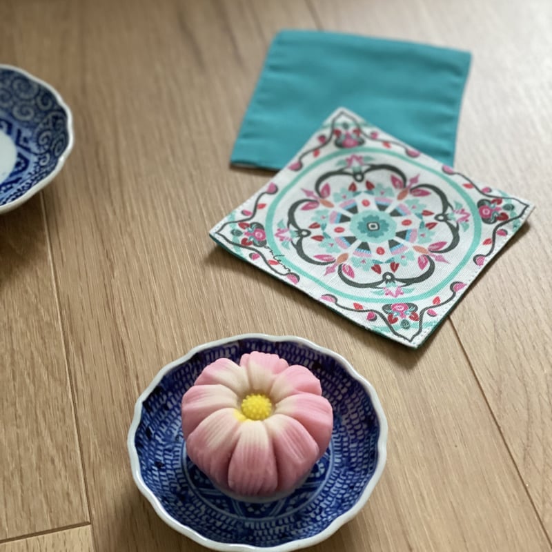 シンガポールのコースター プラナカンタイル（シンガフラワー