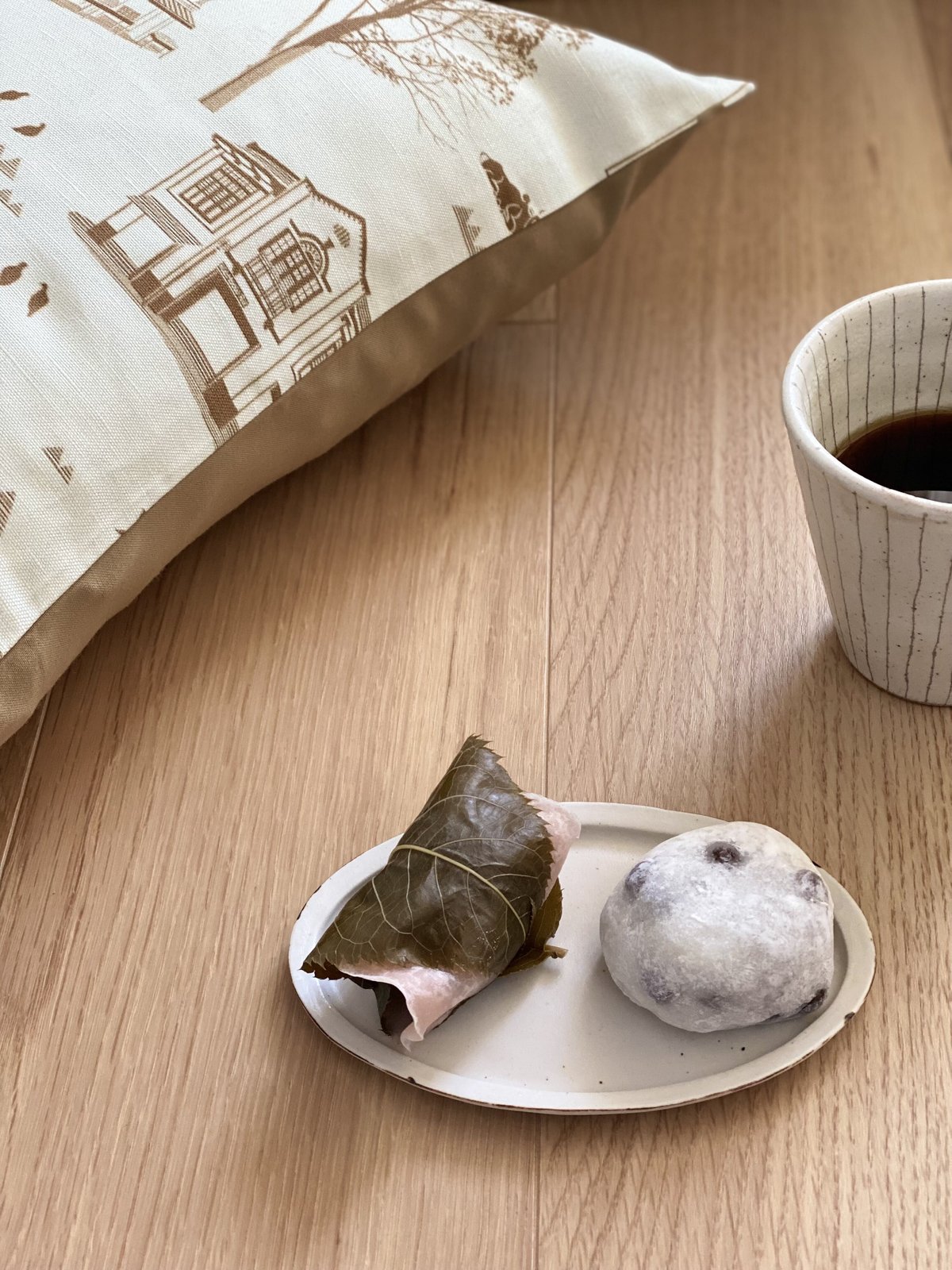 シンガポールのクッションカバー リトルインディア（ベージュ