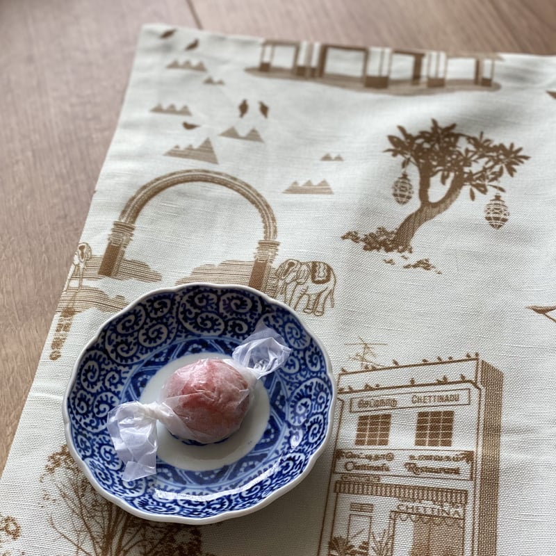 シンガポールのクッションカバー リトルインディア（ベージュ