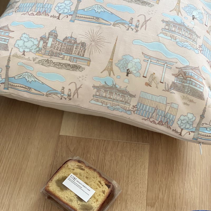 シンガポール　クッションカバー　レア シンガポールのクッションカバー ジャパンインスパイア (ピンク