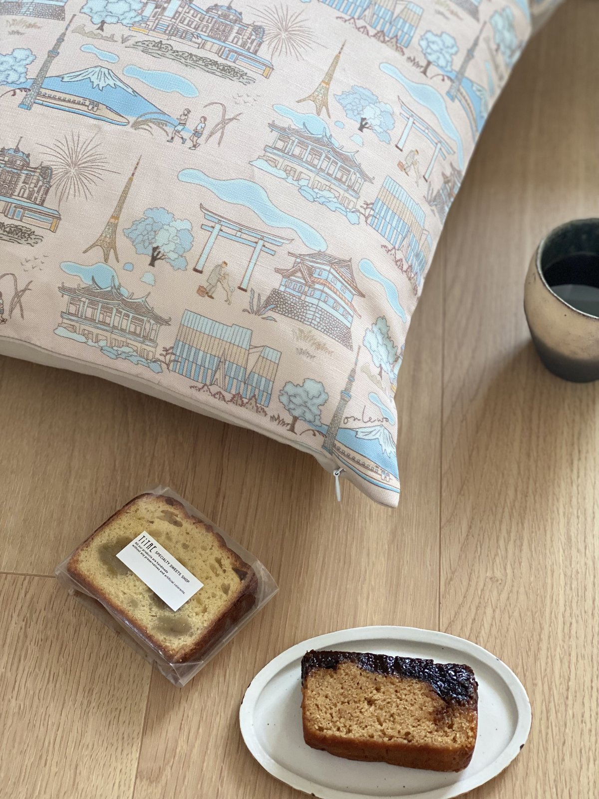 シンガポール　クッションカバー　レア シンガポールのクッションカバー ジャパンインスパイア (ピンク