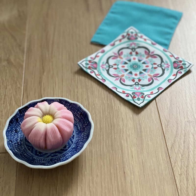 シンガポールのコースター プラナカンタイル（シンガフラワー