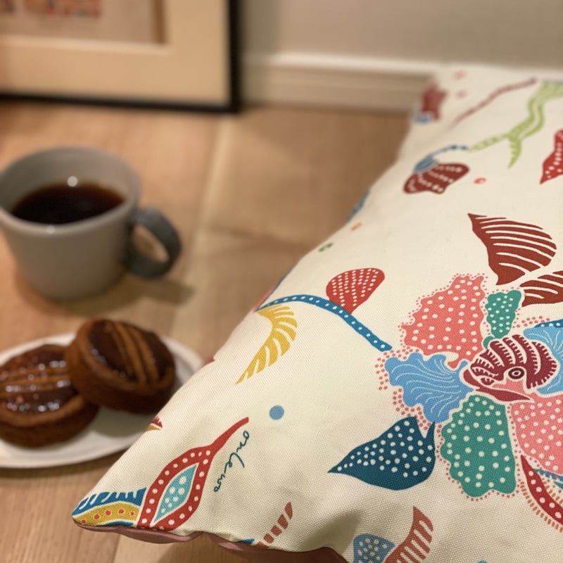 シンガポールのクッションカバー オーキッドバティックガーデン