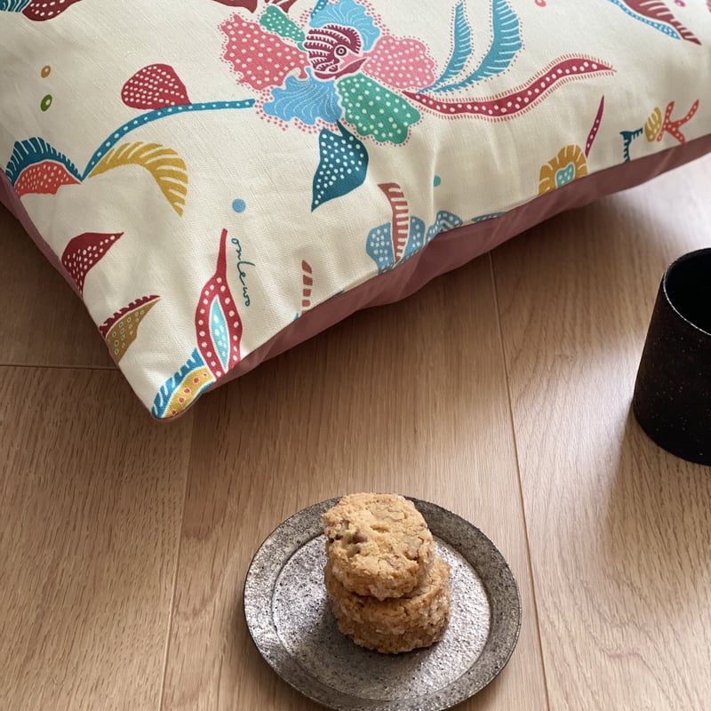 シンガポール　クッションカバー　レア シンガポールのクッションカバー オーキッドバティックガーデン