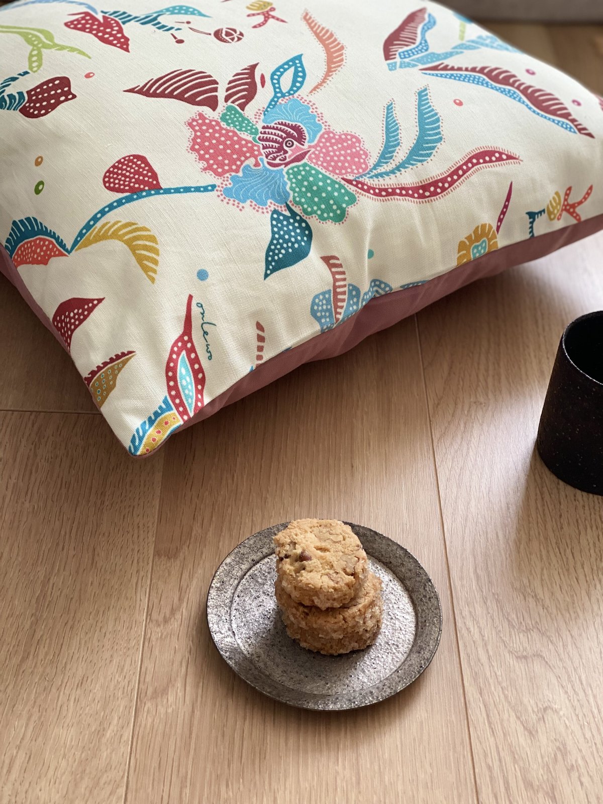 シンガポールのクッションカバー オーキッドバティックガーデン