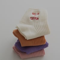 No one is Perfect socks 4色セット（巾着付き）