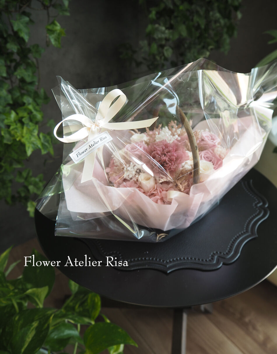 ナチュラルバスケットのフラワーアレンジメント | Flower Atelier Risa