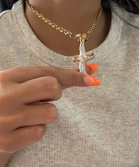 CROSS PEARL NECKLACE
