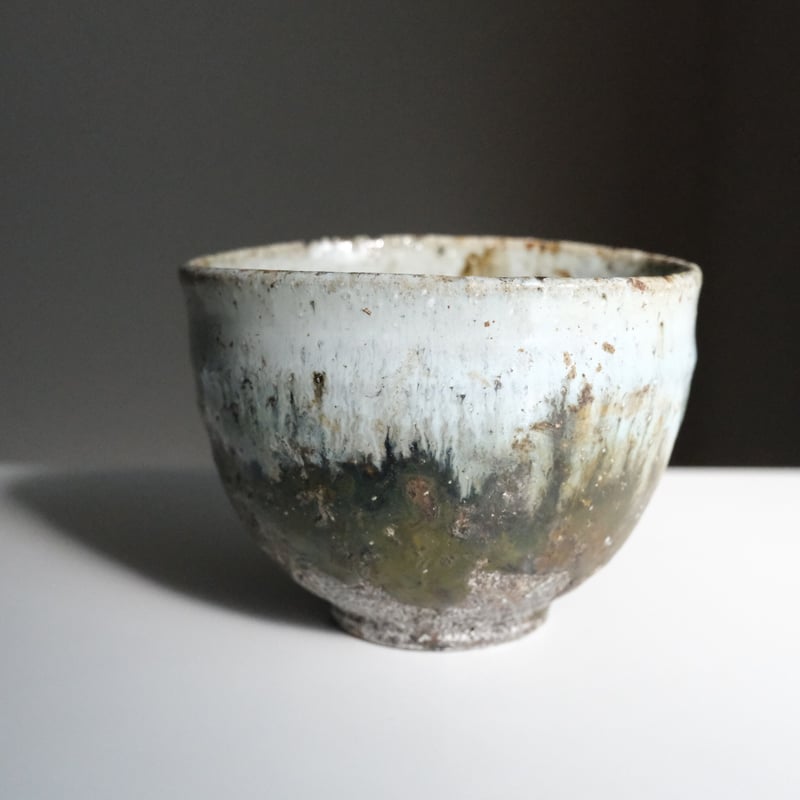朝鮮　陶器　坐像 李朝 青花窓絵草花文面取壺 高さ約29cm 韓国 朝鮮 陶磁器 希少