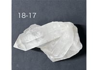 水晶クラスター　ブラジル 産　695.0g　6.5cm×12.5cm×8cm　18-17
