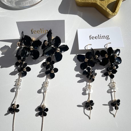 Black flower mini