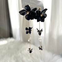 Black flower long