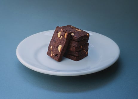 COOKIE BOX／Dark Chocolate Cookie (Cinnamon & Caramel Nuts)