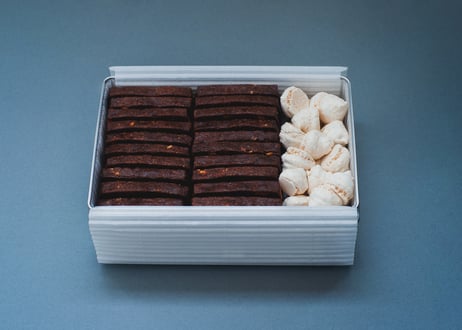 COOKIE BOX／Dark Chocolate Cookie (Cinnamon & Caramel Nuts)
