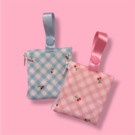 Dolly Window Pouch (cherry)
