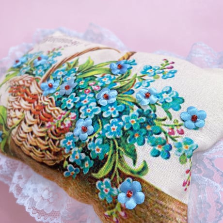 Antique Card Cushion