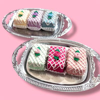 mini fancy cake