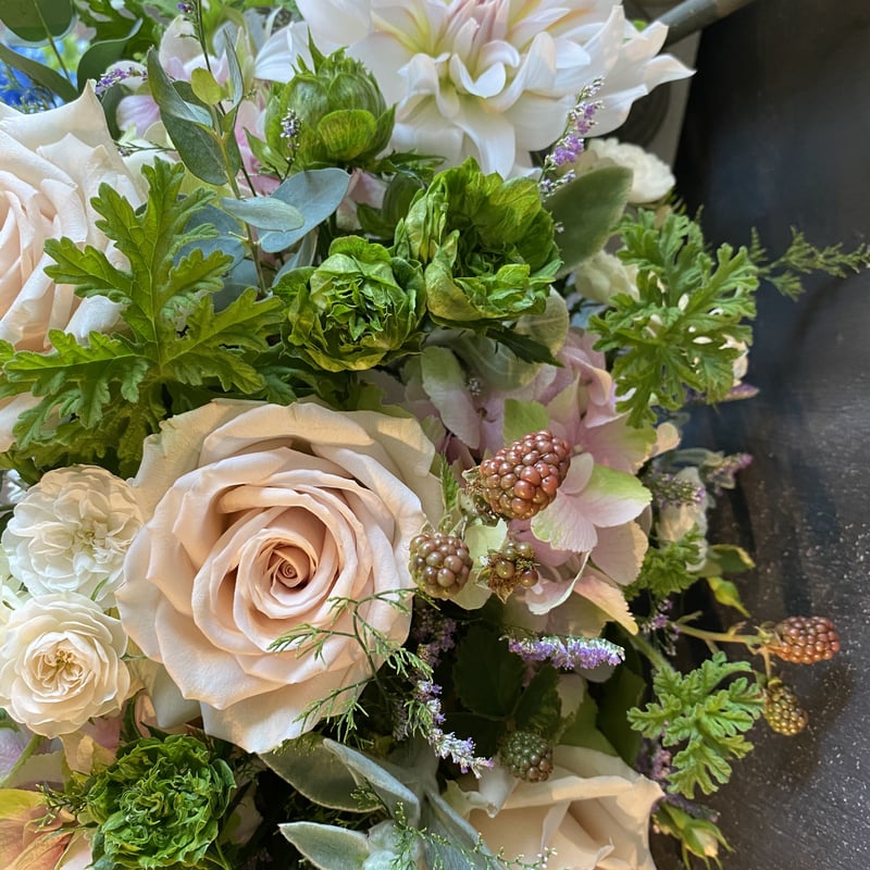 季節の花束S | megu floral design