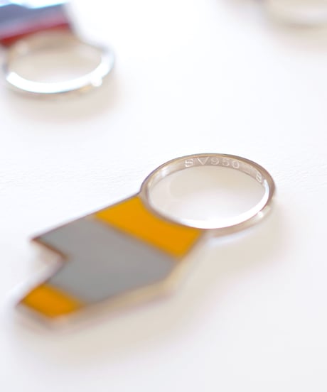 VOYAGE, a vertical and two faced enamel ring, VYG_014