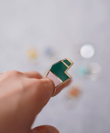 VOYAGE, a vertical and two faced enamel ring, VYG_003
