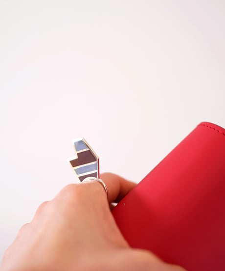 VOYAGE, a vertical and two faced enamel ring, VYG_012