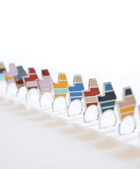 VOYAGE, a vertical and two faced enamel ring,  VYG_015