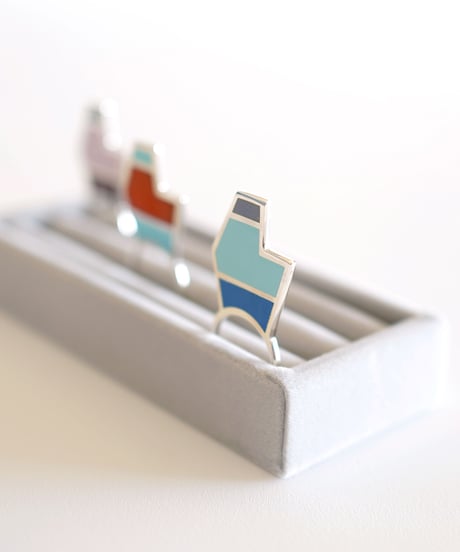 VOYAGE, a vertical and two faced enamel ring, VYG_017