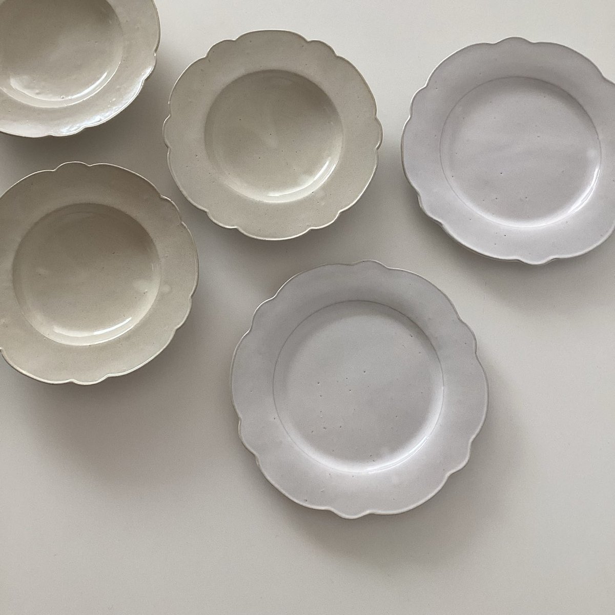 cote table PETALE WHITE花リムペタルデザートプレート