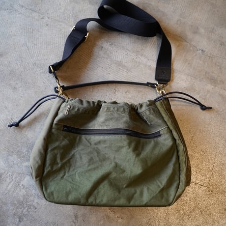 THE TRAVERSE SHIFT BAG