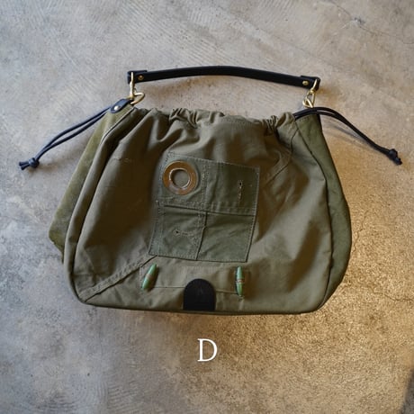 THE TRAVERSE SHIFT BAG