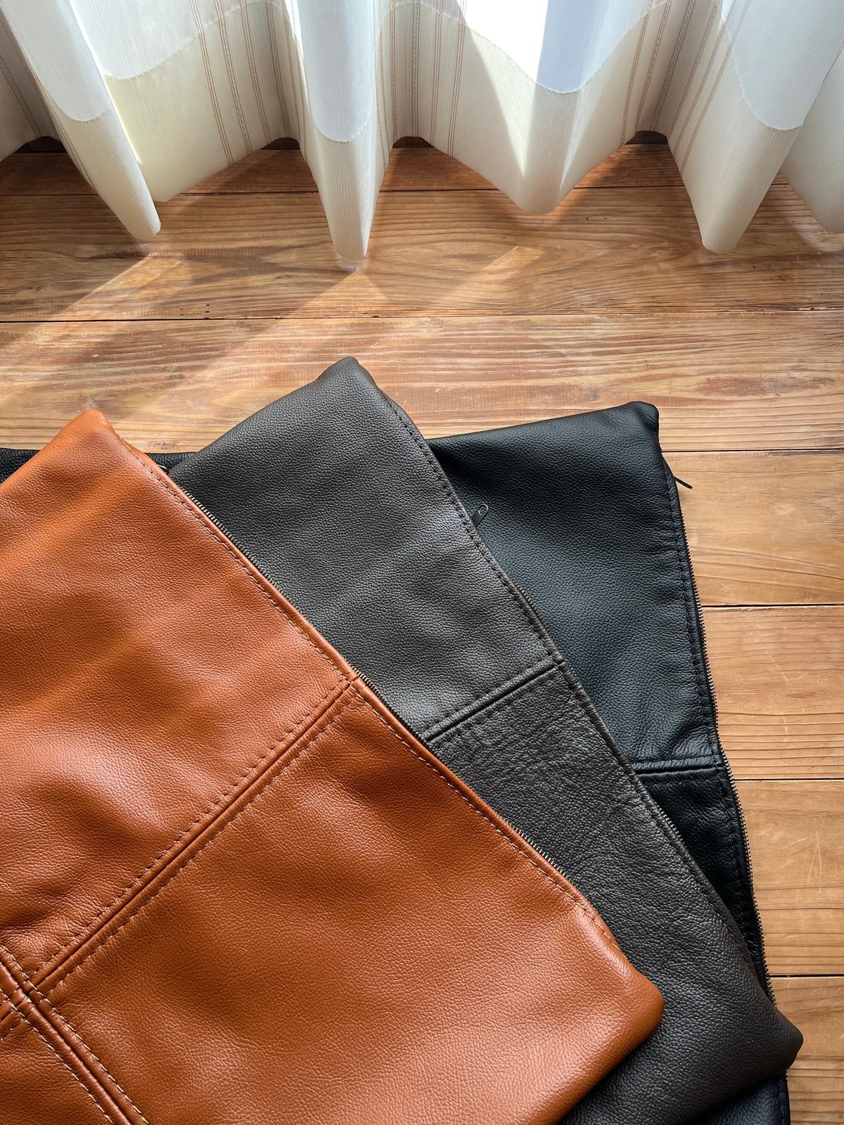 本革クッションカバー【Black】 | BREMENS - 旅と暮らしの雑貨店 本革クッションカバー【Black】 | BREMENS - 旅と暮らしの雑貨店