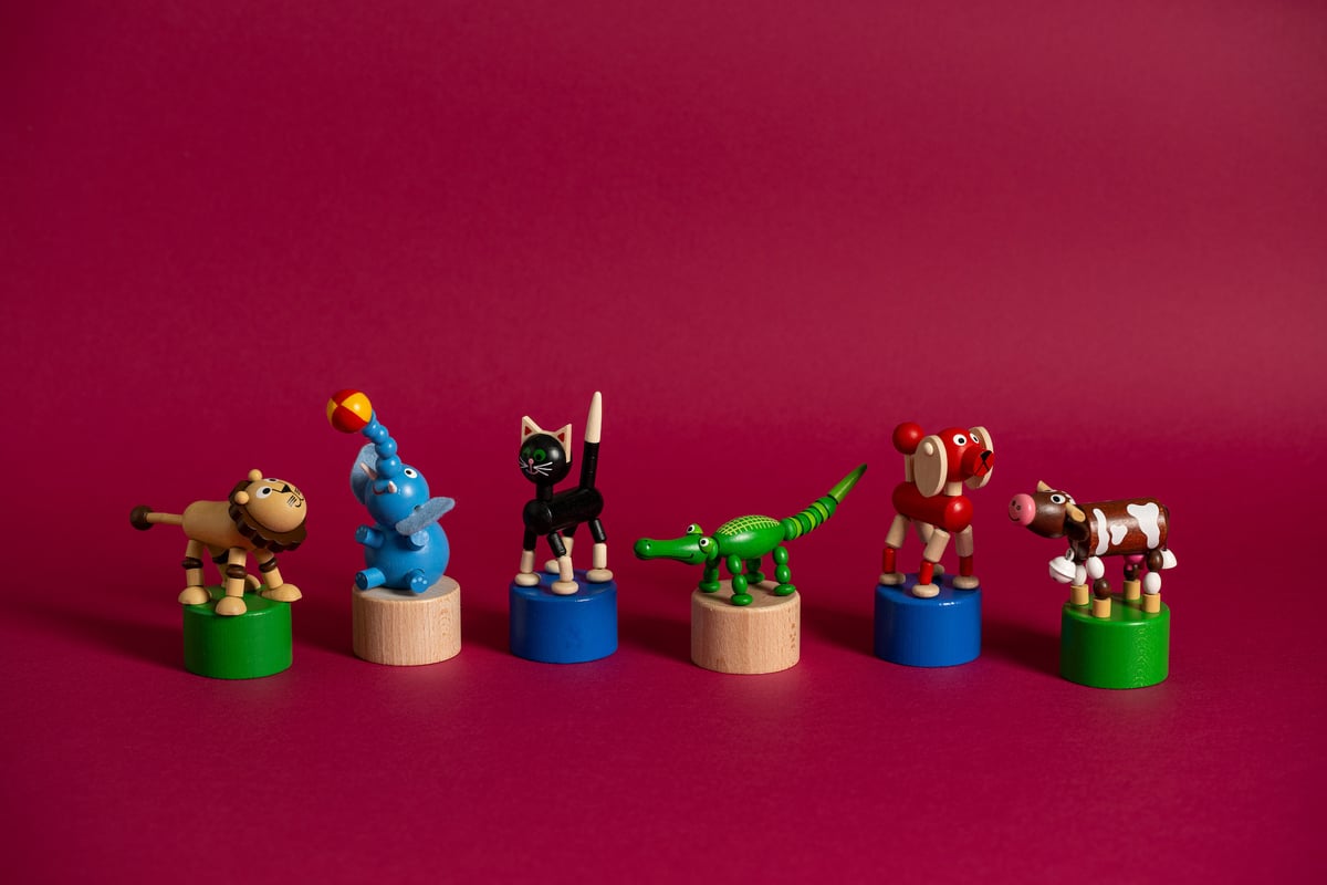 ミニチュアトイチェスト ウィフレッド ブランブリーヘッジ エネスコ Czech Wooden Push Toy | BREMENS - 旅と暮らしの雑貨店