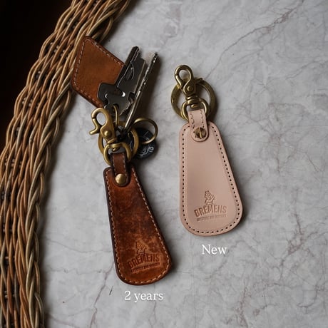 Leather Shoehorn Key Ring - 本革の靴べらキーリング