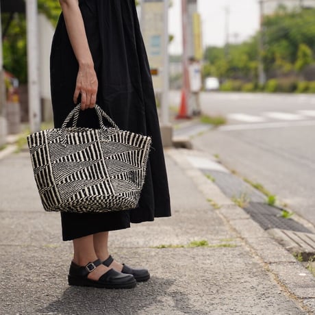 Short handle Sisal bag from Kenya (Black)